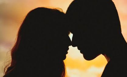 吵架后如何哄女朋友?10个有效方法帮你重建关系-第1张图片 吵架后如何哄女朋友?10个有效方法帮你重建关系-第1张图片