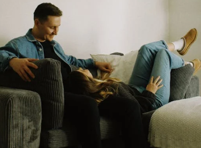 怎么和女生聊天能聊出感情?5个实用聊天技巧-第1张图片 怎么和女生聊天能聊出感情?5个实用聊天技巧-第1张图片