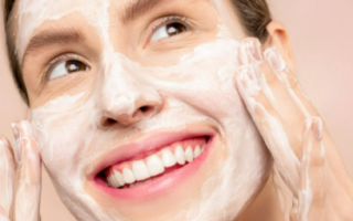 为什么我用了洗面奶感觉脸还是很油 你很可能用错了