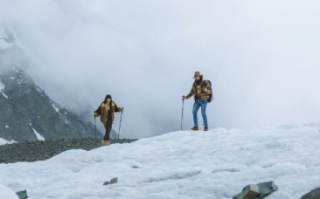女生暗恋你的表现（5大女生喜欢你的信号）