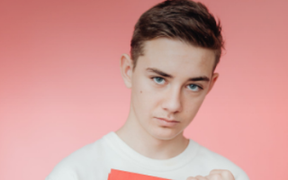 发泥的正确使用方法 发泥和定型喷雾哪个先用