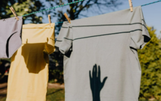 怎么洗衣服不会皱 洗完衣服怎么不褶皱