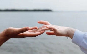 长得丑的男生会有人喜欢吗（女生会爱上丑男吗）