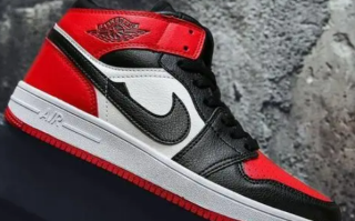 耐克标志中间一个尖是什么牌子（耐克标多个尖是什么牌）