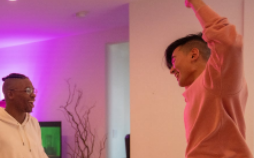 如何变成一个幽默风趣的人 瞬间增加女生对你的好感度