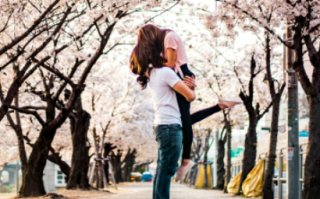 女生不喜欢你的表现（有这4种表现及时止损吧）