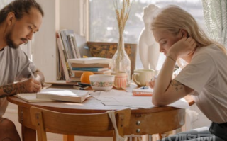 自学什么技能能做副业（这5大技能最容易有副业收入）