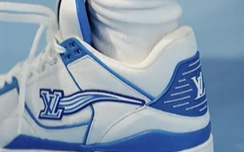 小白鞋配什么袜子好看（3个万能公式轻松选对袜子颜色）