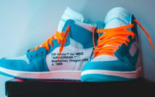 鞋子怎么辨别真假（如何避免买到假鞋）