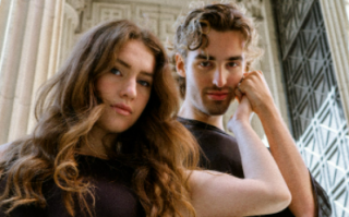 追女生什么时候可以牵手 女生让牵手了说明什么