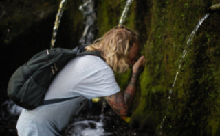 洗脸用热水好还是冷水好（根据你的皮肤状况来）