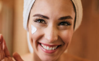 素颜霜对皮肤伤害大吗（怎么避免素颜霜对于皮肤的伤害）