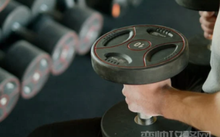 增肌为什么要先胖起来 这个说法是错误的！