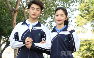男生怎么穿校服好看（男孩子怎么穿校服帅气）