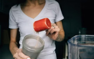 分离乳清蛋白和乳清蛋白区别 买哪个比较好