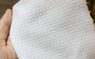 一次性洗脸巾危害（一次性洗脸巾好还是毛巾好）