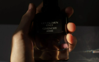 男生喷香水的正确方法位置（什么地方不能喷）