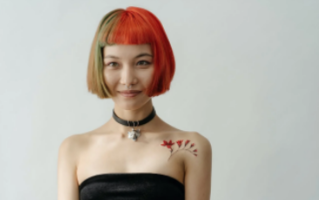 女生给你发自拍是什么意思？女生主动发自拍给你什么意思