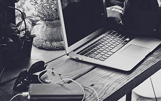 clot的裤子宽松吗？质量怎么样？