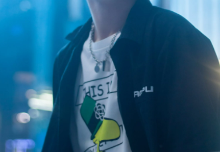 男生穿什么裤子显腿长 显高5cm的方法-第1张图片 男生穿什么裤子显腿长 显高5cm的方法-第1张图片