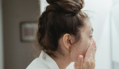 洗面奶过期了还能用吗 过期洗面奶的危害-第1张图片 洗面奶过期了还能用吗 过期洗面奶的危害-第1张图片