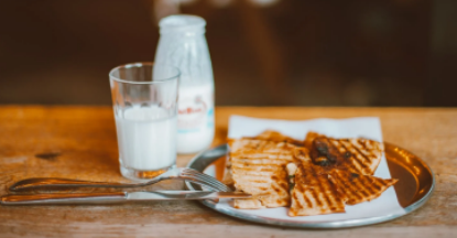 健身要喝牛奶吗 健身什么时候喝牛奶效果最佳-第1张图片 健身要喝牛奶吗 健身什么时候喝牛奶效果最佳-第1张图片