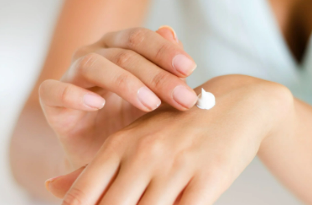 护肤哪些可以不用 不用任何护肤品可以改善皮肤吗-第1张图片 护肤哪些可以不用 不用任何护肤品可以改善皮肤吗-第1张图片