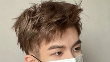 男生发型颜色哪种好看 最新流行头发颜色推荐-第6张图片 男生发型颜色哪种好看 最新流行头发颜色推荐-第6张图片