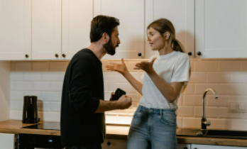 女生嫌弃男生的表现(遇到这6种情况说明女生不喜欢你)-第1张图片 女生嫌弃男生的表现(遇到这6种情况说明女生不喜欢你)-第1张图片