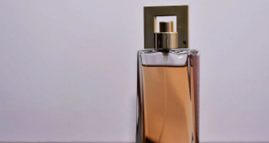 男生香水喷哪里(香水正确用法)-第1张图片 男生香水喷哪里(香水正确用法)-第1张图片