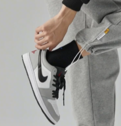 袜子颜色搭配法则(4个万能公式不要错过)-第1张图片 袜子颜色搭配法则(4个万能公式不要错过)-第1张图片