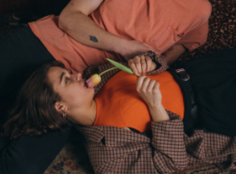 女朋友问想我了吗怎么回复最好?(3种万能回复)-第1张图片 女朋友问想我了吗怎么回复最好?(3种万能回复)-第1张图片