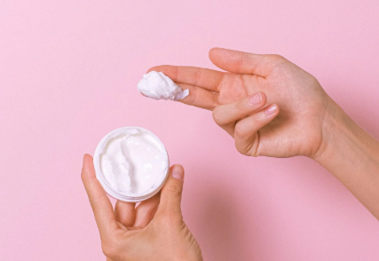 保湿霜和保湿乳液的区别(哪个比较好?)-第1张图片 保湿霜和保湿乳液的区别(哪个比较好?)-第1张图片