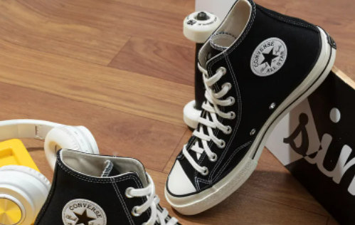 男生鞋子推荐(男生必备的几款鞋子)-第1张图片 男生鞋子推荐(男生必备的几款鞋子)-第1张图片