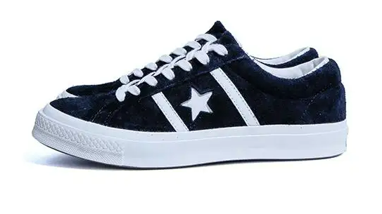 男生鞋子推荐(男生必备的几款鞋子)-第2张图片 男生鞋子推荐(男生必备的几款鞋子)-第2张图片