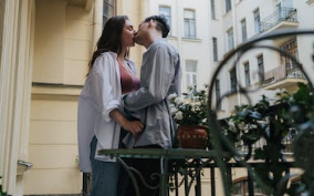 女生生气不理你该怎么做(3个步骤立马哄好她)-第1张图片 女生生气不理你该怎么做(3个步骤立马哄好她)-第1张图片