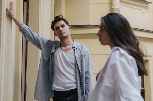 女人出轨后的表现(符合这几点十有八九是出轨了)-第1张图片 女人出轨后的表现(符合这几点十有八九是出轨了)-第1张图片