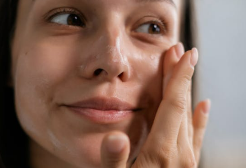 面霜怎么用(最正确的使用方法)-第1张图片 面霜怎么用(最正确的使用方法)-第1张图片