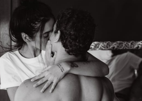 初吻的定义(怎么判断异性初吻在不在)-第1张图片 初吻的定义(怎么判断异性初吻在不在)-第1张图片