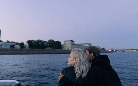 过年跟女朋友发的朋友圈文案(不土的朋友圈秀恩爱文案)-第1张图片 过年跟女朋友发的朋友圈文案(不土的朋友圈秀恩爱文案)-第1张图片