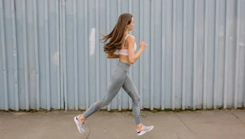 女朋友喜欢跑步送什么礼物(女生喜欢跑步送什么好)-第1张图片 女朋友喜欢跑步送什么礼物(女生喜欢跑步送什么好)-第1张图片