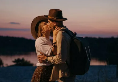 女朋友说我不在乎她怎么挽回 (简单挽回女友的方法)-第1张图片 女朋友说我不在乎她怎么挽回 (简单挽回女友的方法)-第1张图片