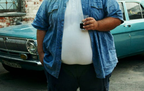 油腻男十大特征(男人油腻行为对照表)-第1张图片 油腻男十大特征(男人油腻行为对照表)-第1张图片