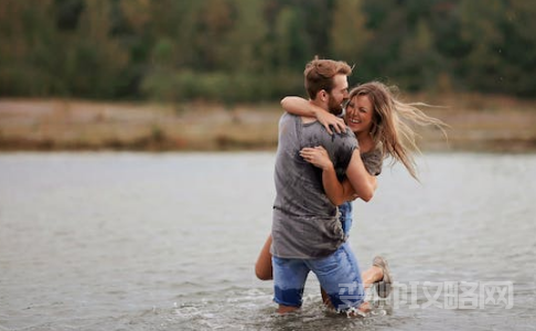 女朋友说做噩梦了高情商回复(女友做噩梦了被吓醒安慰句子)-第1张图片 女朋友说做噩梦了高情商回复(女友做噩梦了被吓醒安慰句子)-第1张图片