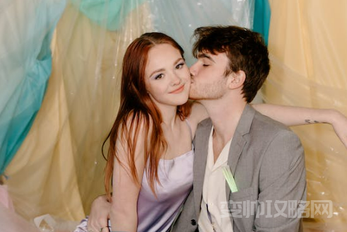 女朋友爱你的表现(女朋友真爱我的5大表现)-第1张图片 女朋友爱你的表现(女朋友真爱我的5大表现)-第1张图片