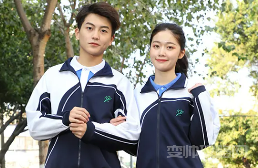 男生怎么穿校服好看(男孩子怎么穿校服帅气)-第1张图片 男生怎么穿校服好看(男孩子怎么穿校服帅气)-第1张图片