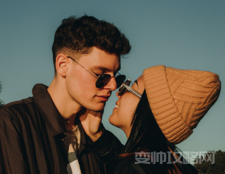 女生最喜欢什么样的男生(拥有这些特征你再也不会缺女友)-第1张图片 女生最喜欢什么样的男生(拥有这些特征你再也不会缺女友)-第1张图片