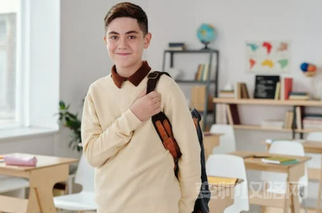 男生自律会变帅吗(男生自律后变化)-第1张图片 男生自律会变帅吗(男生自律后变化)-第1张图片