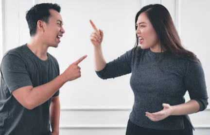 满足三条必离婚(中了三点,夫妻缘尽)-第1张图片 满足三条必离婚(中了三点,夫妻缘尽)-第1张图片