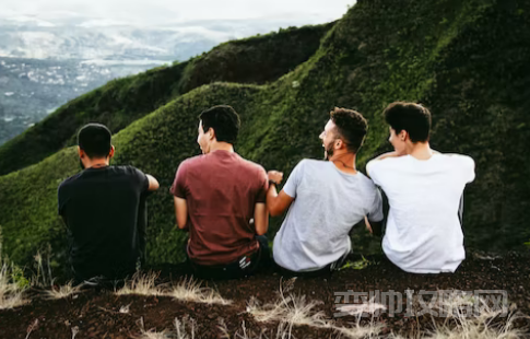 男生长痘痘的解决方法(初中男生脸上有很多痘痘怎么办)-第1张图片 男生长痘痘的解决方法(初中男生脸上有很多痘痘怎么办)-第1张图片